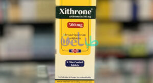 Xithrone (زيثرون) هو دواء مضاد حيوي يحتوي على المادة الفعالة أزيثروميسين (Azithromycin). ينتمي هذا الدواء إلى فئة المضادات الحيوية الماكروليدية، ويُستخدم لعلاج الالتهابات البكتيرية المتنوعة.